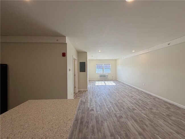 Photo - 327 Pine St Unit 4018