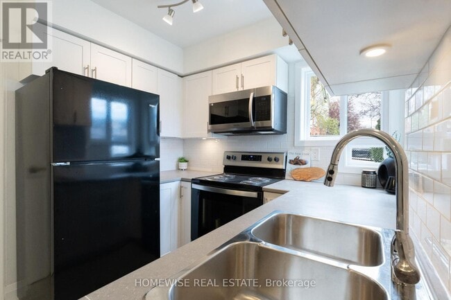 Photo - 240 Ormond Dr