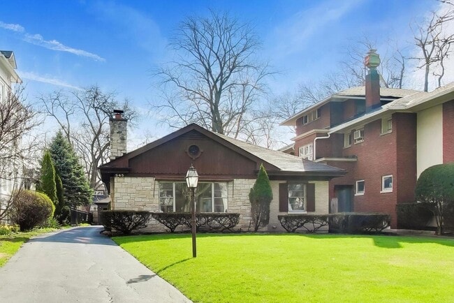 Building Photo - 545 Thatcher Ave