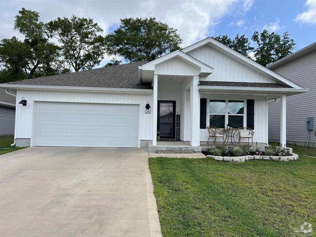 Building Photo - 5253 Peach Dr Rental