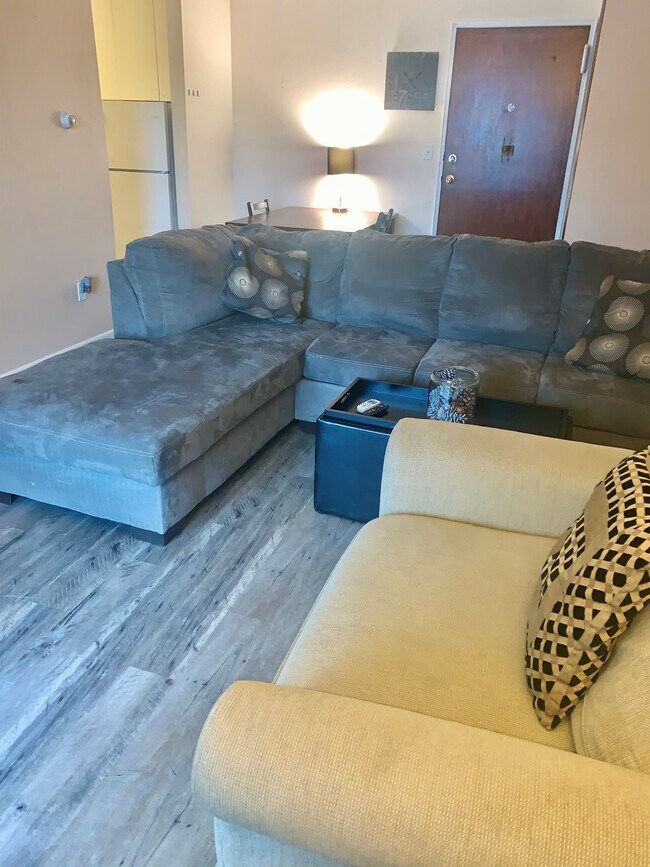 Building Photo - 140 Kenrick St Unit 25