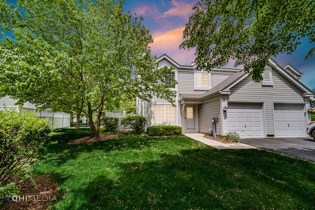 Photo - 425 Monmouth Ct