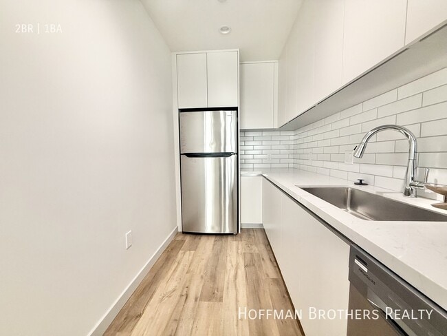 Building Photo - 1240 Magnolia Ave Unit 103