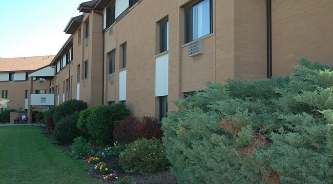 Photo - Green Court Apartments