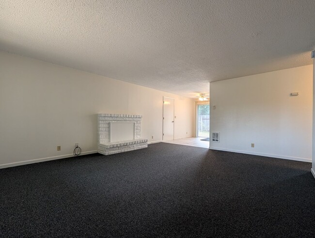 Photo - Nice 2 Bedroom, 1-Bath Duplex In Thurston Area of Springfield!