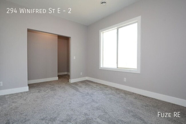 Photo - 294 Winifred St E Unidad 2