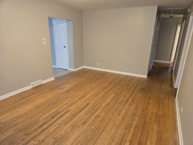 Photo - 15135 Woodlawn Ave