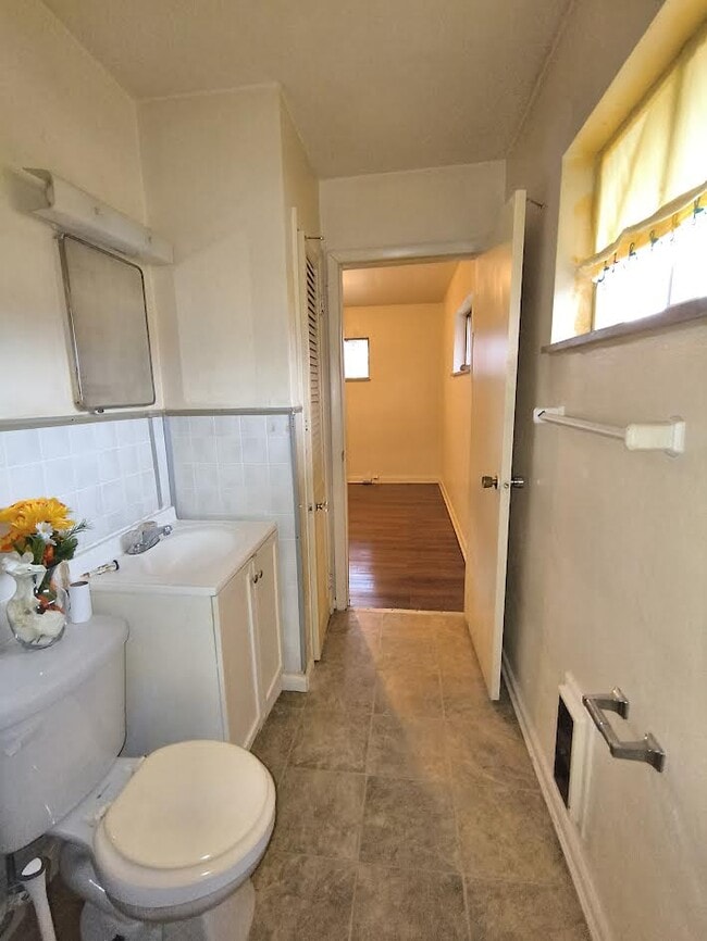 Photo - 2046 Shaftesbury Rd Unidad 2046