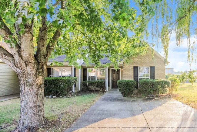 Building Photo - 720 Dellwood Dr