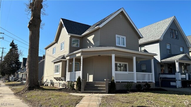 Building Photo - 3303 Mapledale Ave Rental
