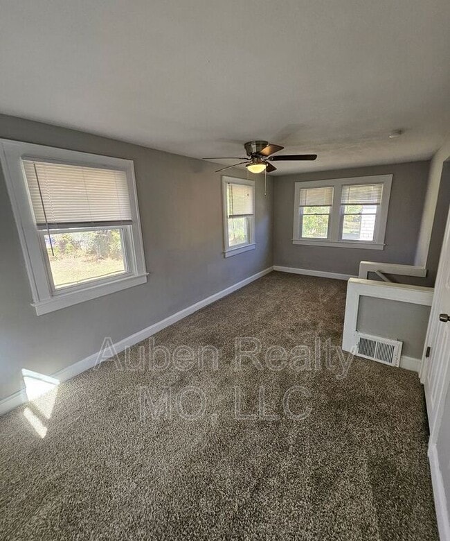 Photo - 1158 E 75th Terrace