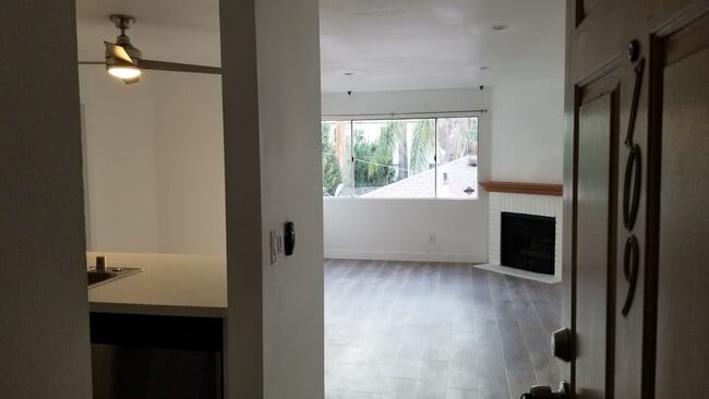 Photo - 6525 Woodley Ave Unit 104