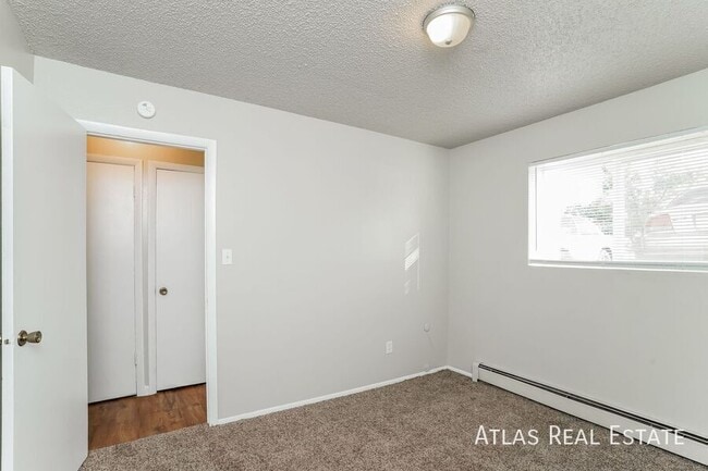 Photo - 1931 Henderson Ave Unit 2
