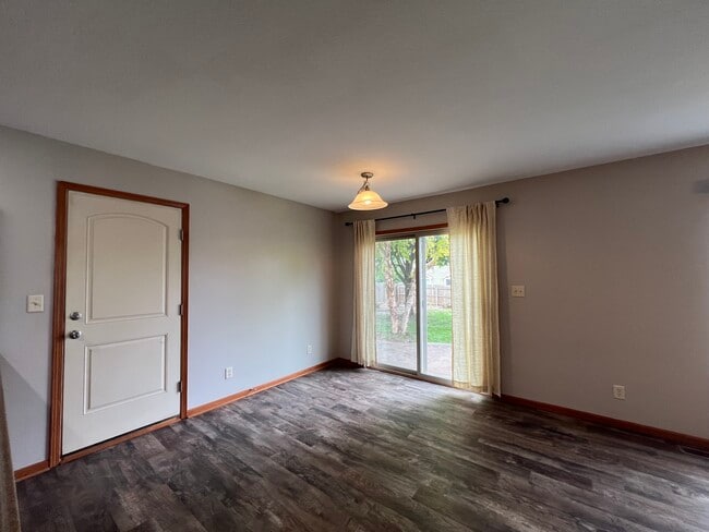 Photo - 480 SE Waco Pl