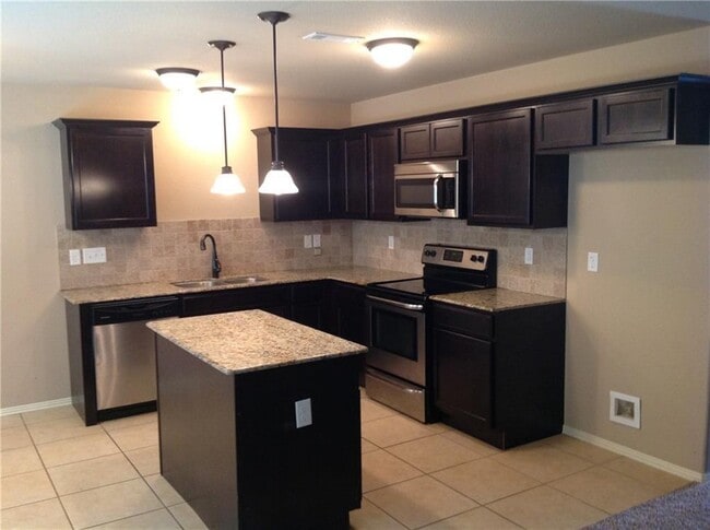 Photo - 1000 Kensington Dr