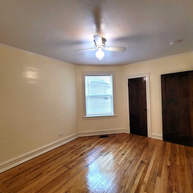 Photo - 1143 E 81st Pl Unit 1