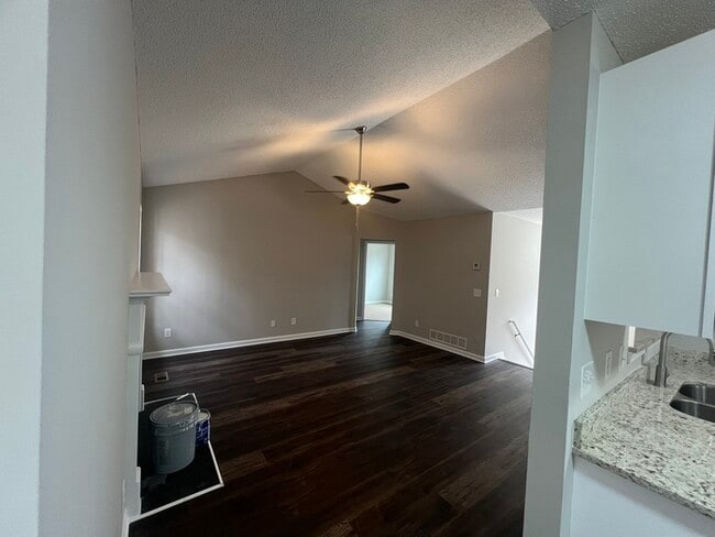 Photo - 98 Blue Springs Way