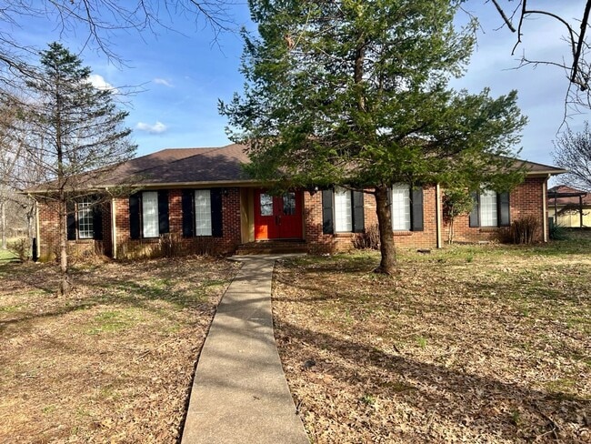 2404 Pitts Ln