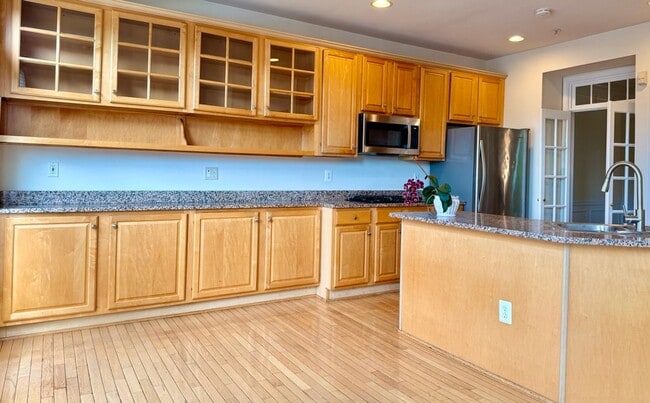 Photo - Brand new upgraded 4 Bedroom Townhouse for rent