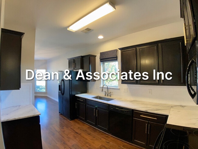 Photo - 305 Chesser Loop Cir