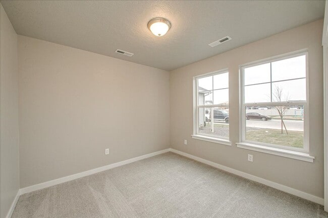 Photo - 2 Story Nampa Home!