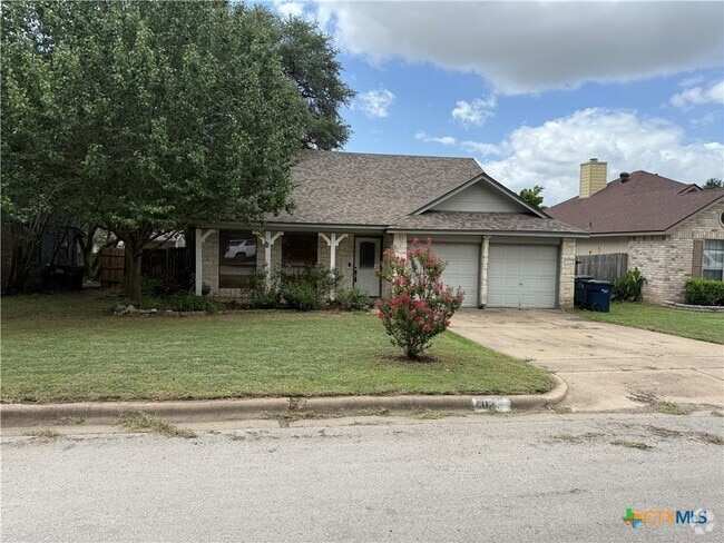 Building Photo - 702 Spring Hollow Dr Rental