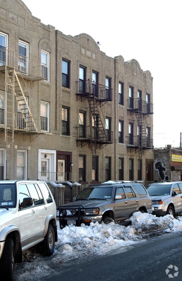 Photo - 118 Cortelyou Rd Apartments