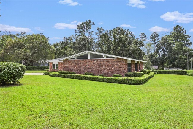 Photo - 2401 Jim Lee Rd