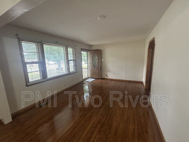 Photo - 328 Jacksonian Dr