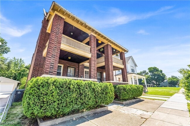Photo - 1321 W 85th St Unidad 2