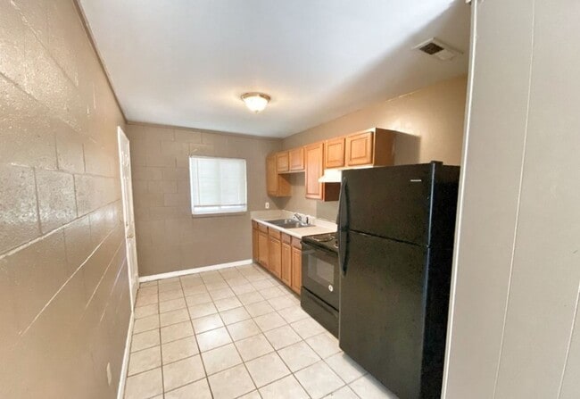 Photo - 2150 Saxon St Unit 2150 Saxon St  B