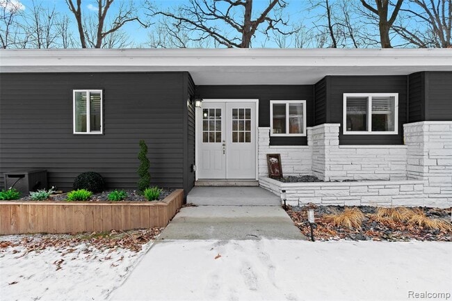 Photo - 2566 Harrington Rd