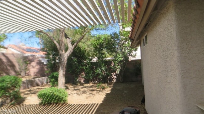 Building Photo - 5608 Crimson Ridge Dr