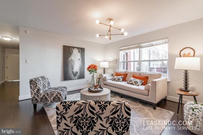 Photo - 907 Euclid St NW Unit #102