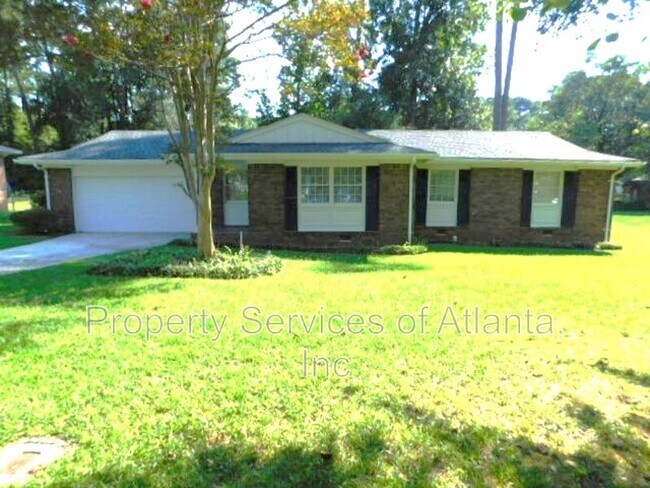 Photo - 879 Forest Ridge Dr SE