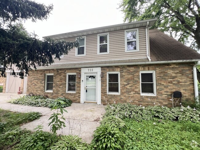 Building Photo - 725 Pflaum Rd Rental