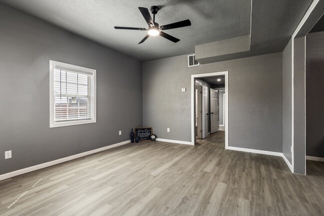 Photo - 1320 W Frisco St