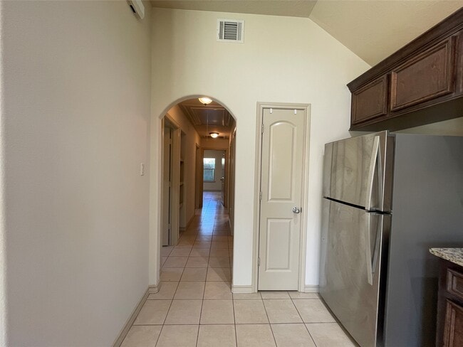 Photo - 16928 W Ivanhoe St