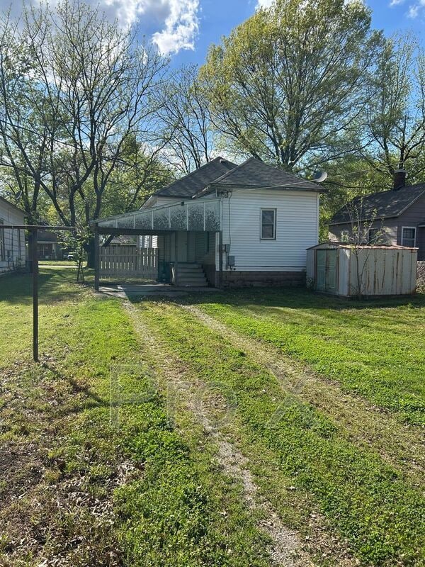 Photo - 307 S Elm St