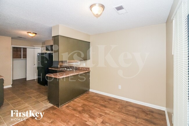 Photo - 3833 Lucerne Dr