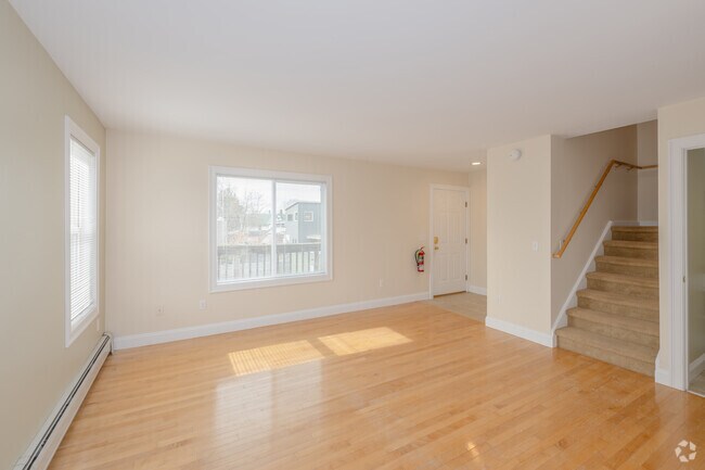 3BR, 1.5BA - 1,175SF - Living Room