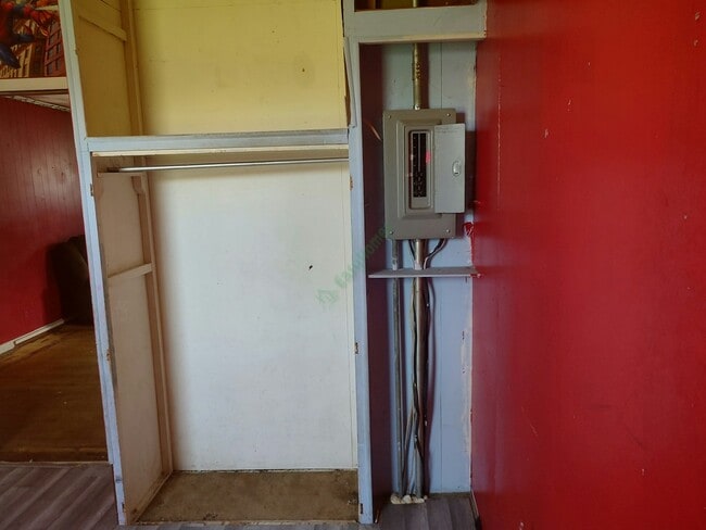 Photo - 418 W 7th St