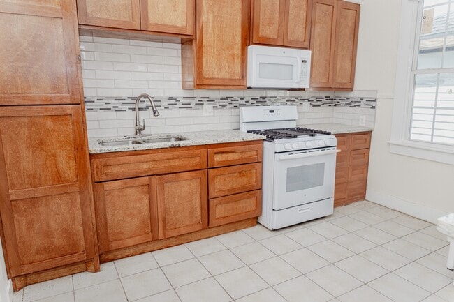 Photo - 1614 Ave M 1/2