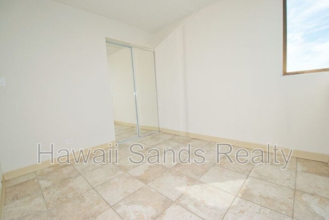 Photo - 1040 Kinau St