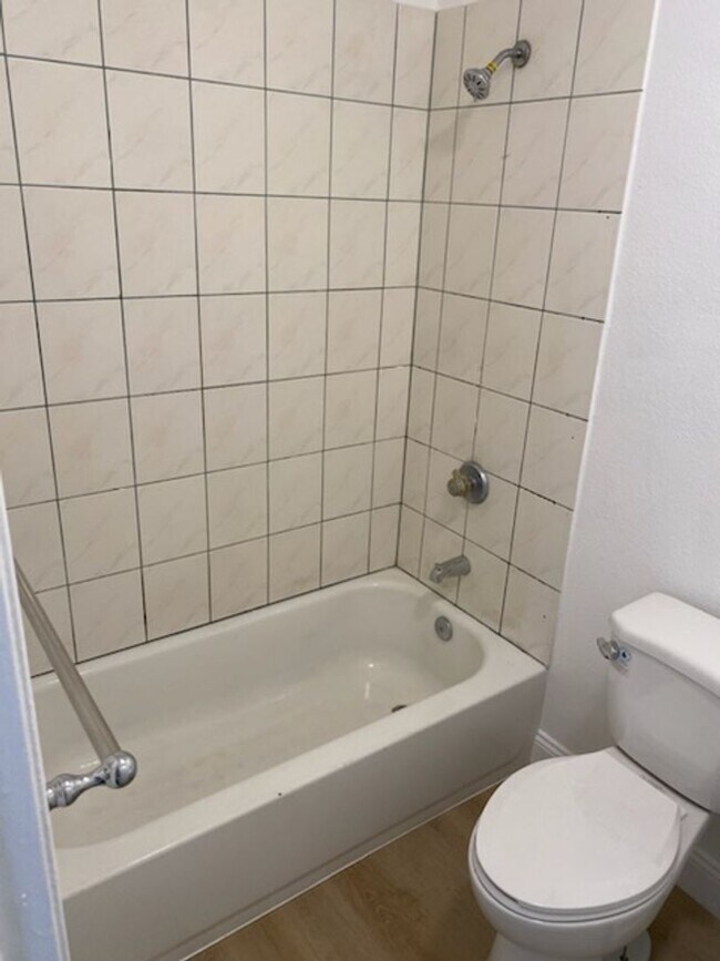 Photo - 9815/9817 HOLMES AVENUE Unit 9815