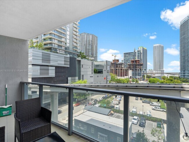 Building Photo - 31 SE 6th St Unit 802 Rental