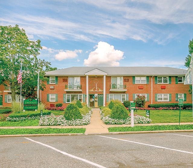 Photo - Emerald Apartments