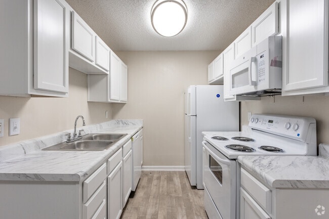 2 habitaciones, 2 baños - 880 pies cuadrados - Cocina - Park View Apartments