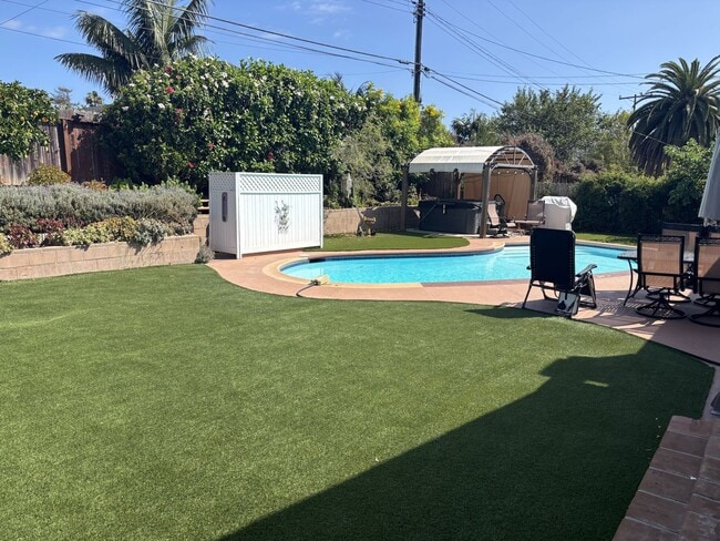 230 Santa Barbara Shores Dr