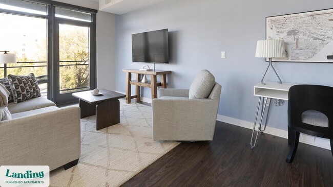 Building Photo - 350 Maple Dr SW